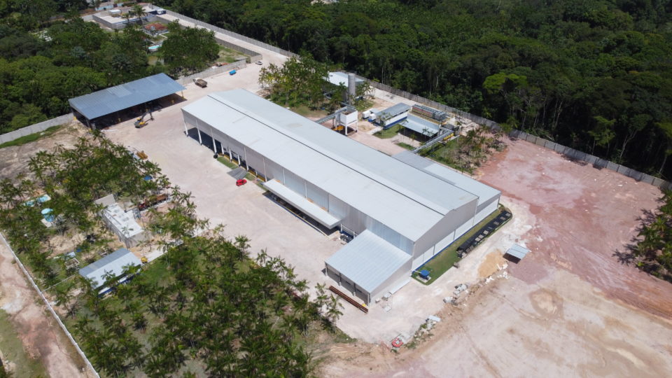 Apostando alto em açaí, empresa paranaense investe R$ 30 milhões em fábrica no Pará Vista aérea da nova planta do Grupo Zeppone em Benevides, no Pará