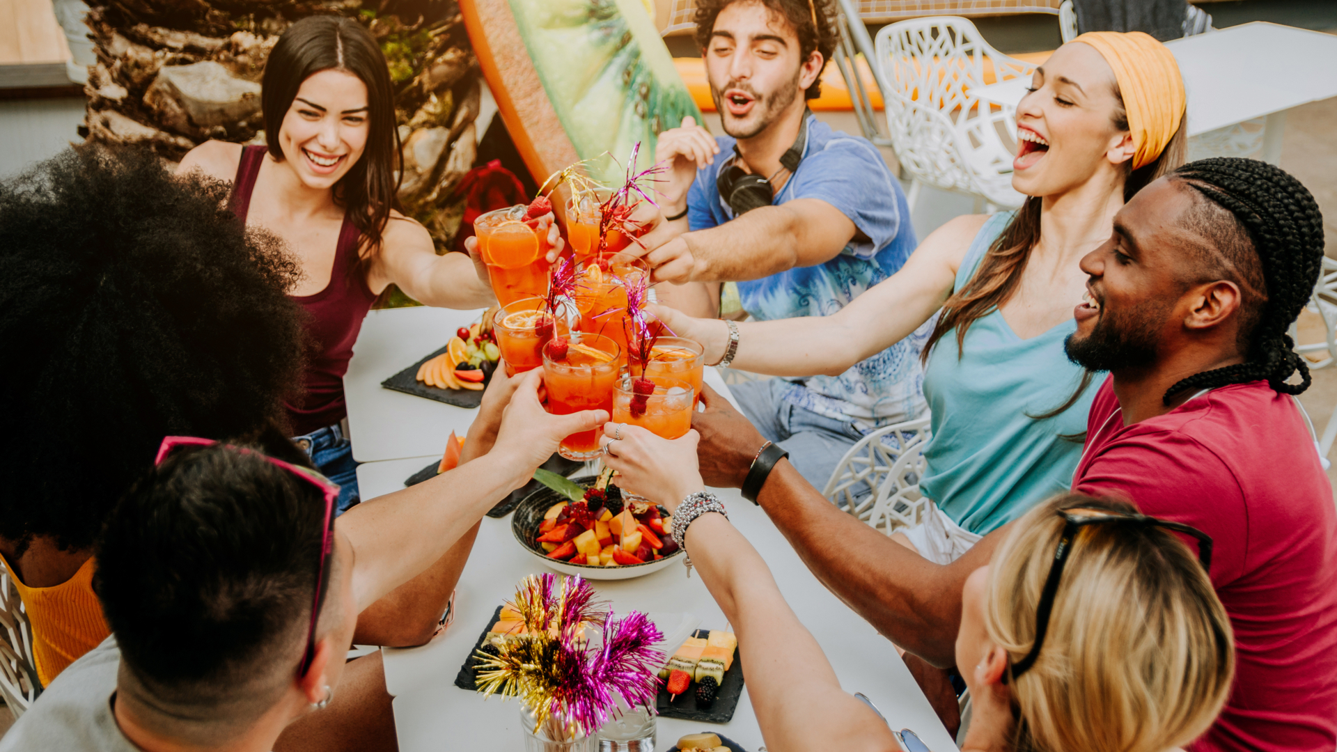 Na AIPO Superfoods, o happy hour acontece somente nas quintas-feiras, das 18h45 às 23h45.