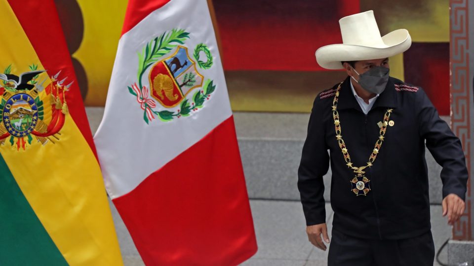 Oposição pede impeachment do presidente do Peru por “incapacidade moral” Oposição a Castillo citou financiamento ilegal de campanha, nomeação de vinculados ao terrorismo e enfraquecimento do sistema democrático