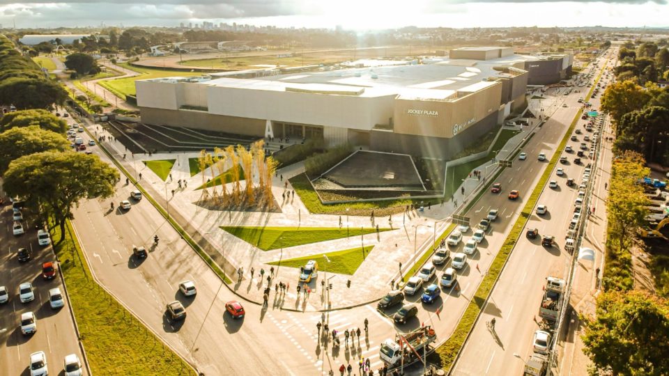 Vista aérea do Jockey Plaza Shopping.