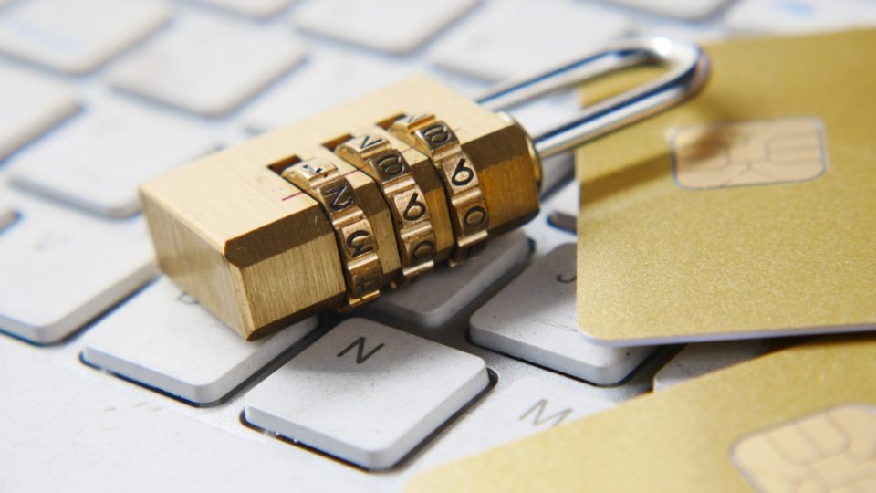 10 recomendações para consumidores e empresas evitarem golpes e ataques cibernéticos no fim do ano 10 dicas para consumidores e empresas evitarem golpes no fim do ano