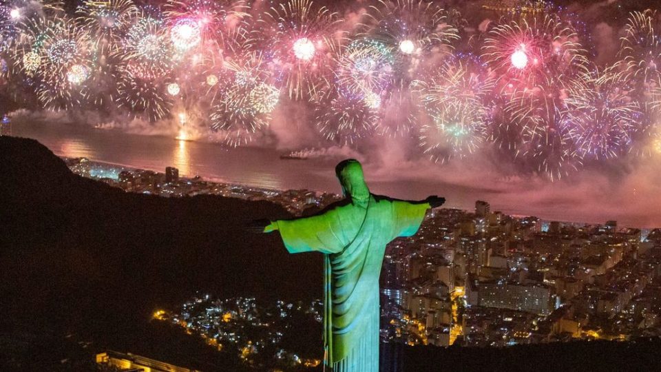 Prefeito do Rio cancela festa de réveillon por causa da variante ômicron Réveillon no Rio de Janeiro