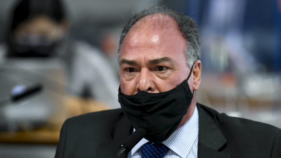 A hermenêutica fura-teto de Fernando Bezerra Coelho O líder do governo no Senado, Fernando Bezerra Coelho|