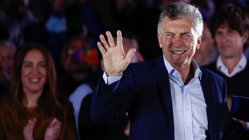 Macri vira réu em processo sobre espionagem e abuso de autoridade Ex-presidente argentino é acusado de ter ordenado que fossem espionadas famílias de tripulantes de submarino encontrado afundado, em 2018