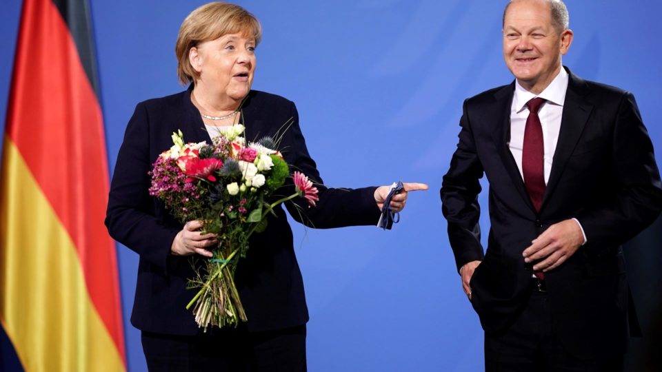 Cinco eleições que marcaram 2021 Angela Merkel e seu sucessor, Olaf Scholz: fim de uma era na Alemanha