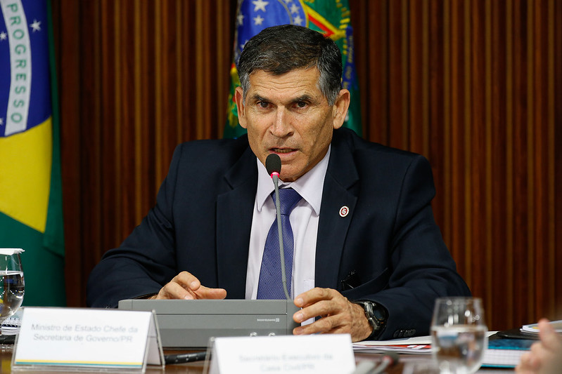 Santos Cruz diz que Bolsonaro é “grande traidor” do país e faz “sem-vergonhice” O ex-ministro-chefe da Secretaria de Governo, general Santos Cruz (Podemos).