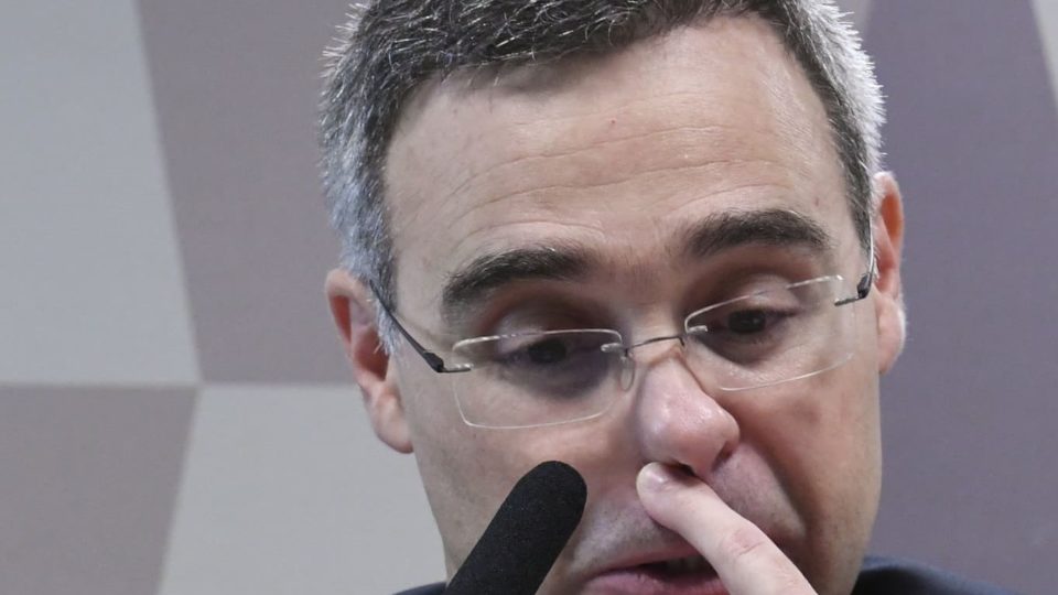 Cinco grandes cronistas comentam sabatina de André Mendonça Para Nelson Rodrigues, Mendonça é um Pacheco-da-Repartição e um cristão envergonhado.