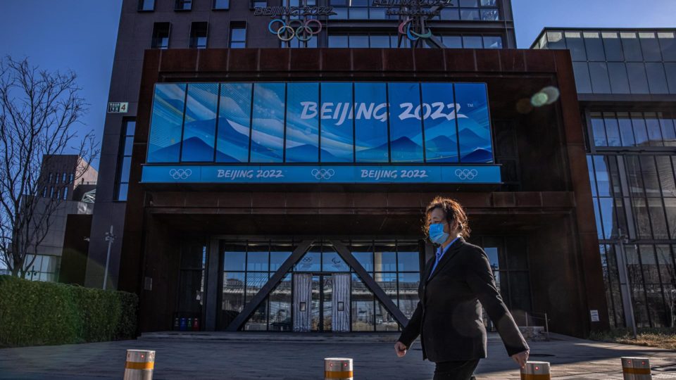 China faz alerta aos EUA por boicote aos Jogos de Inverno: “Pagarão preço” A China comentou a decisão dos EUA de promover boicote diplomático aos Jogos Olímpicos de Inverno em Pequim: “Pagarão o preço”