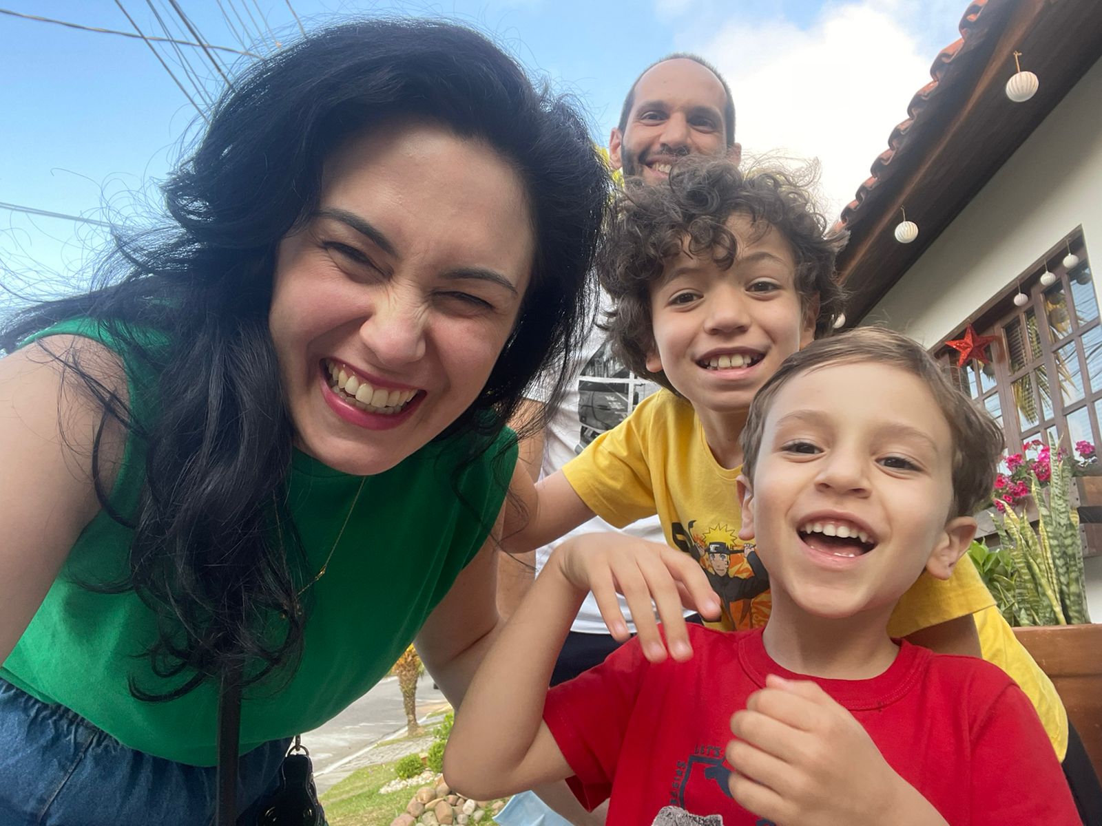 Regiane e a família conseguiram conduzir as aulas durante a pandemia graças à parceria com a escola.