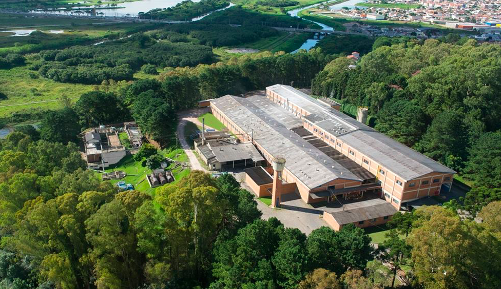 Vista aérea de uma das unidades da Iguaçu Celulose Papel