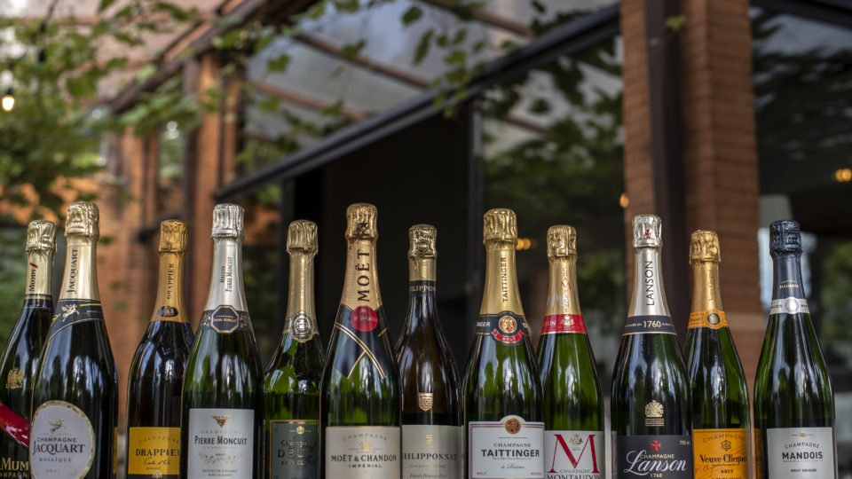 Um brinde a 2022: o Champagne e suas múltiplas facetas Um brinde a 2022: o Champagne e suas múltiplas facetas