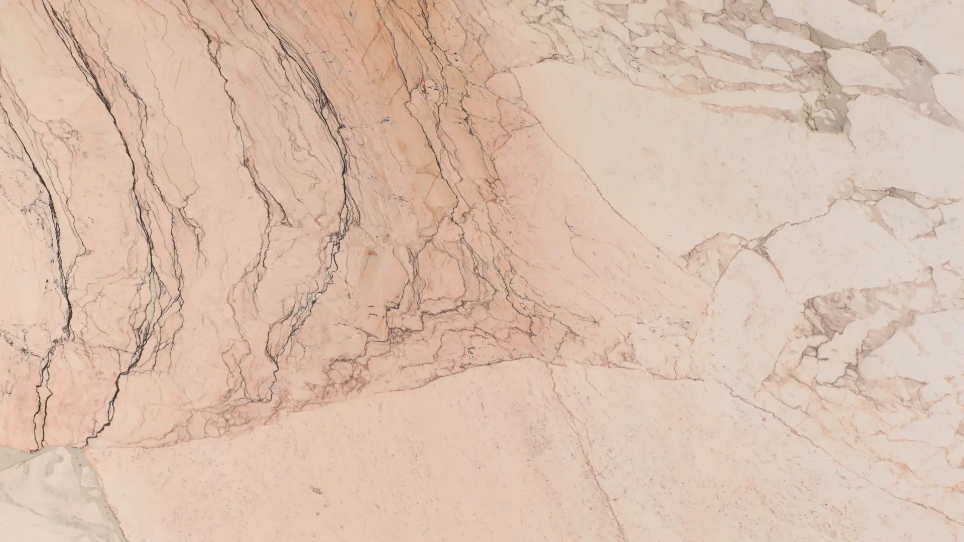 O tom rosado e os veios escuros dão o toque atemporal a qualquer item decorativo, de bancadas a mobiliários. Produto: Lótus PR.