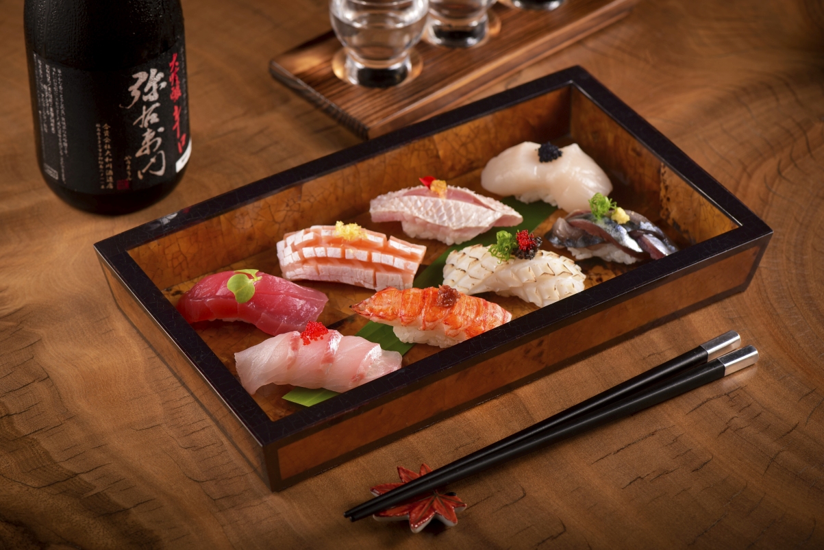 A variedade dos niguiris do Aizu, tanto para o salão e balcão, quanto para delivery. A variedade dos niguiris do Aizu, tanto para o salão e balcão, quanto para delivery.