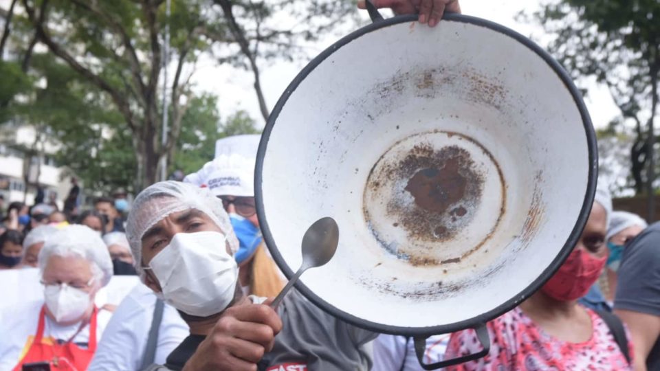 Como levar a sério quem diz que vai acabar com a fome fome