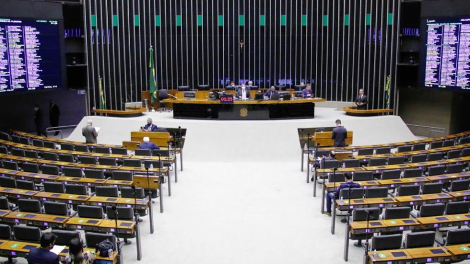 Como cada deputado votou na derrubada do veto ao fundo eleitoral de R$ 5,7 bi Plenário da Câmara dos Deputados