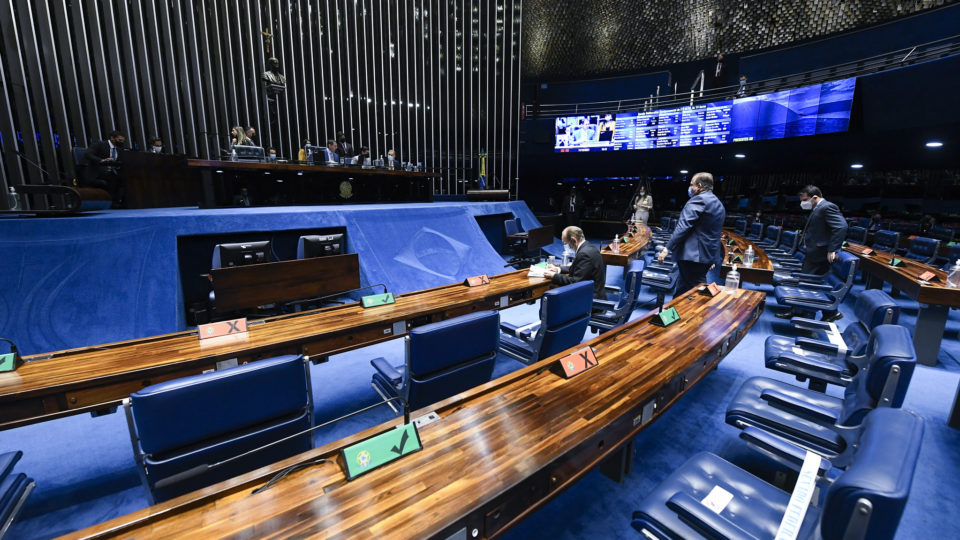 Senado derruba veto e Congresso abre caminho para turbinar Fundo Eleitoral em 2022 Plenário do Senado durante sessão do Congresso Nacional