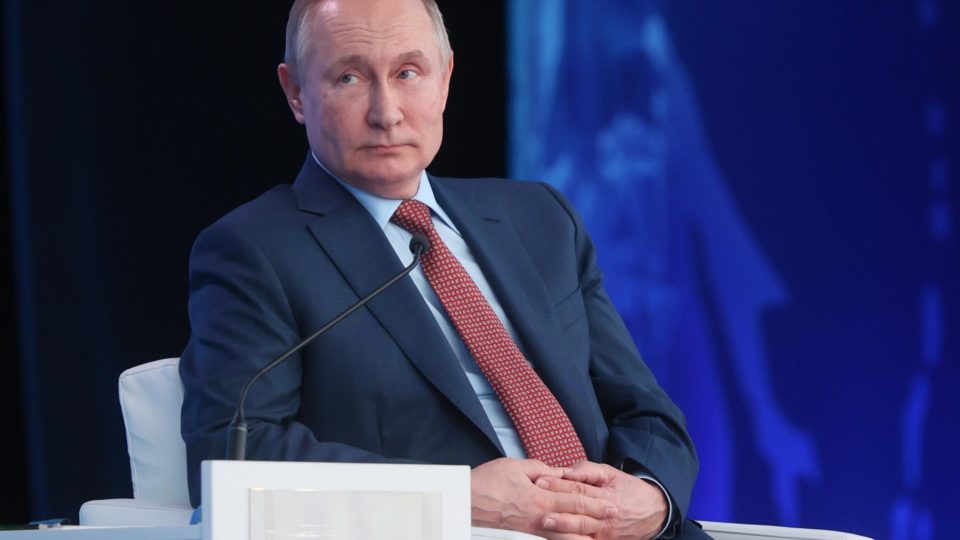 Rússia apresenta demandas aos EUA para encerrar crise na fronteira com a Ucrânia Putin quer saída de ex-repúblicas soviéticas da Otan, veto à entrada da Ucrânia e retirada de armas nucleares que EUA armazenam na Europa