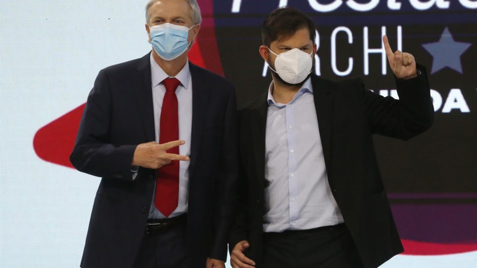 Eleições presidenciais chilenas opõem programas antagônicos de governo O conservador José Antonio Kast e o esquerdista Gabriel Boric se enfrentam no domingo (19) no segundo turno da eleição para presidente do Chile