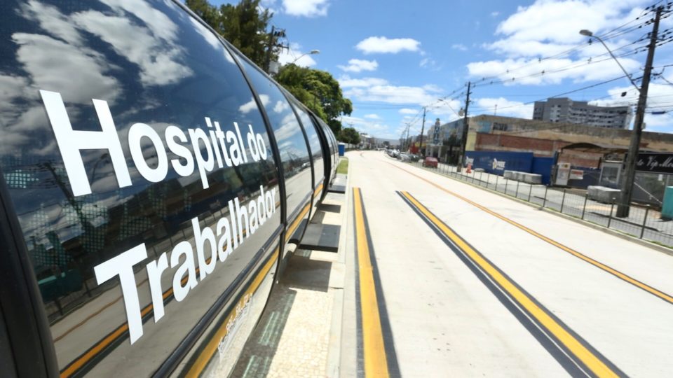Estações-tubo reabrem nesta terça-feira (21) após obras do Ligeirão Norte-Sul Ligeirão Norte-Sul tem mais duas estações-tubo em operação.
Curitiba, 20/12/2021.
Foto: Luiz Costa/SMCS