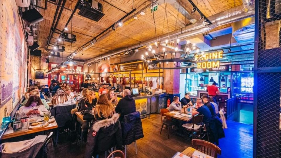 Depois do delivery, Jamie Oliver’s Diner abre primeira unidade física no Brasil Jamie Oliver's Diner