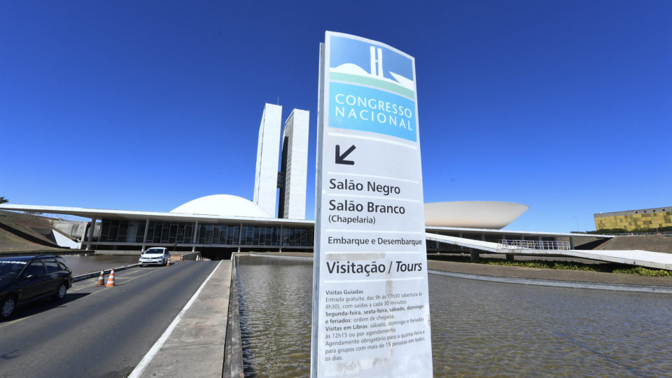 Orçamento aprovado: quanto governo destinou ao Auxílio Brasil, fundão e emendas de relator Congresso Orçamento