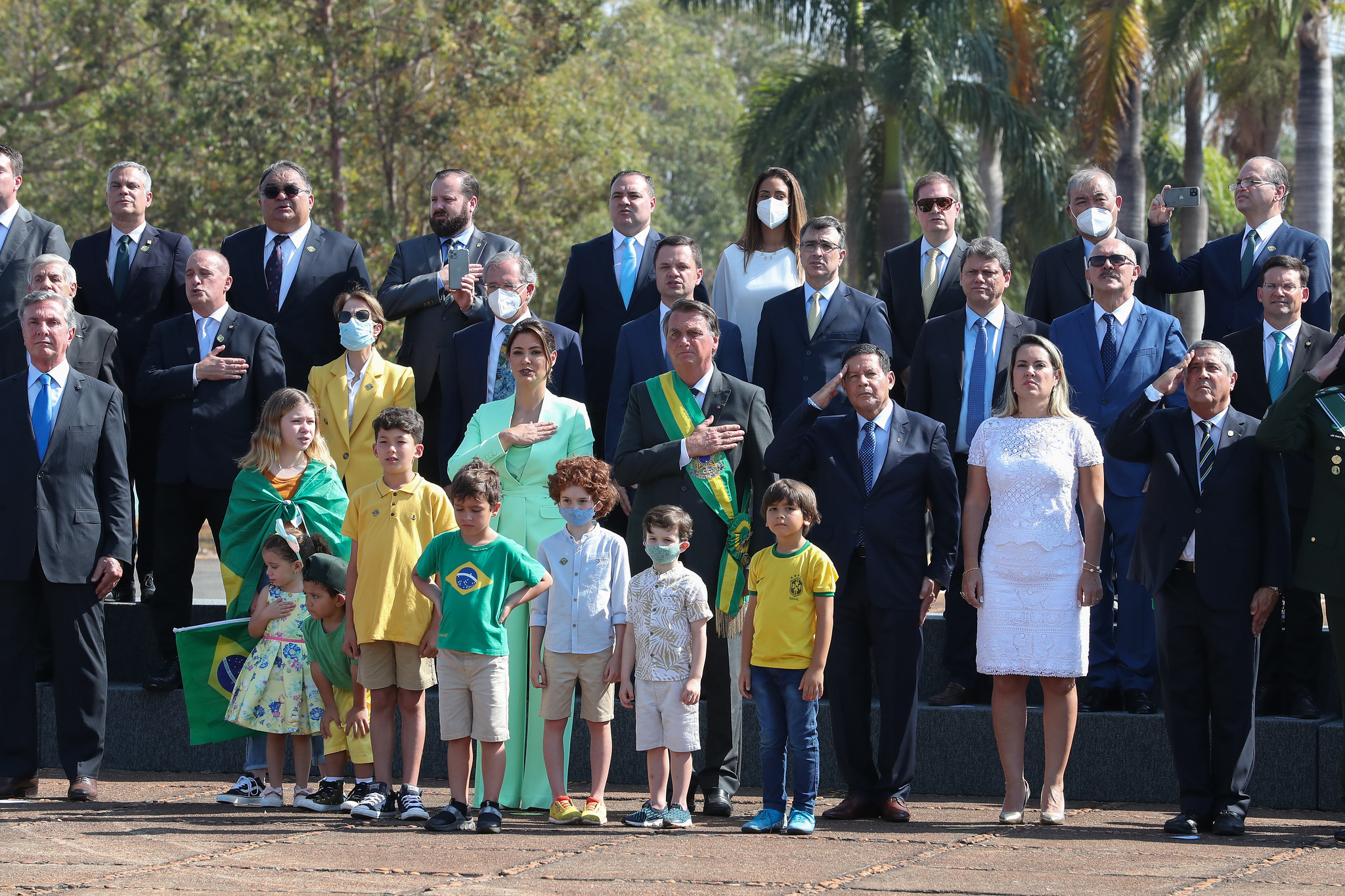 Pelo menos 11 ministros do governo Bolsonaro devem deixar seus cargos até abril do ano que vem para concorrer nas eleições