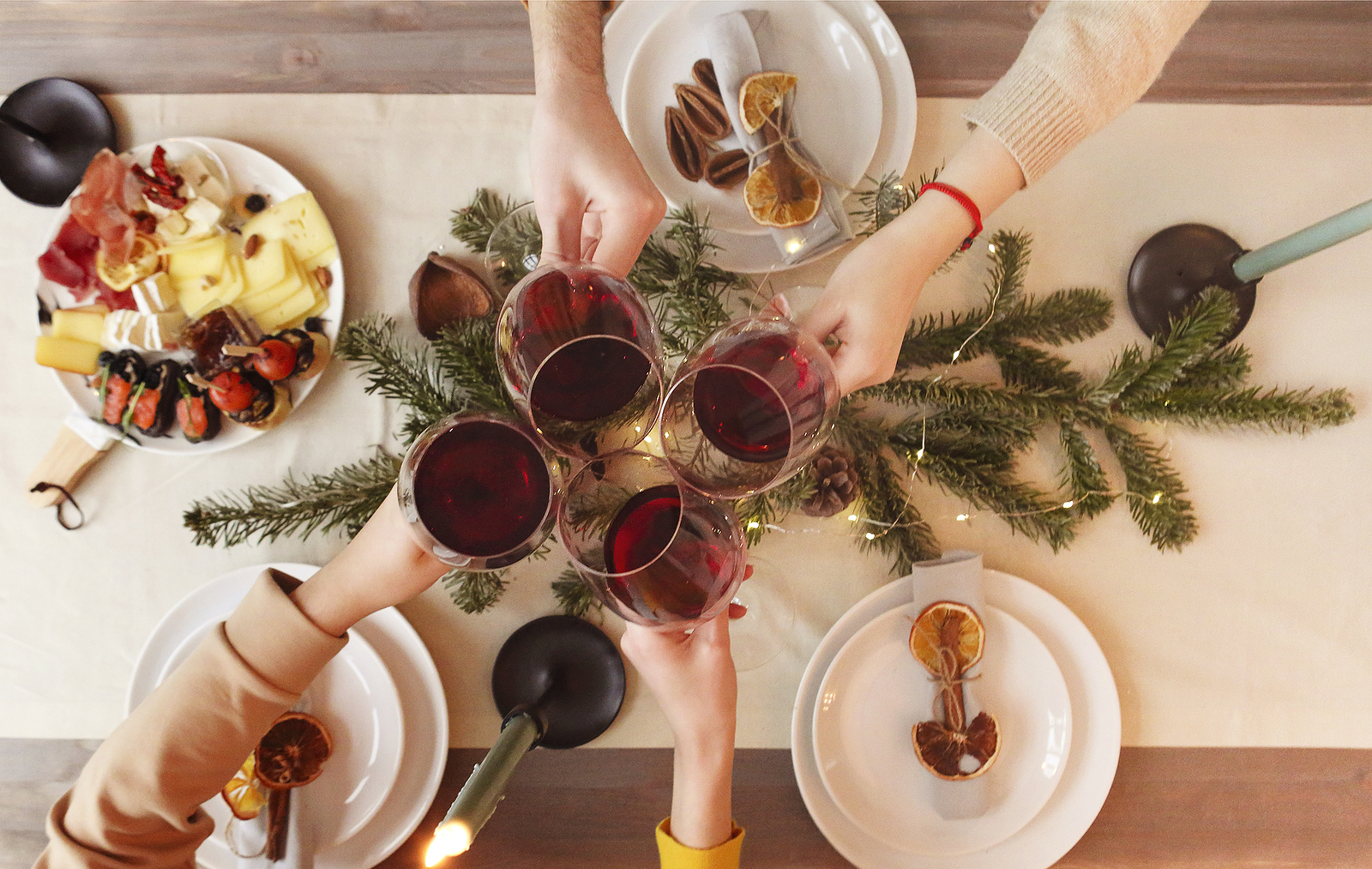 Estes vinhos até R$ 100 harmonizam com pratos servidos na ceia de Natal, desde a entrada até a sobremesa.