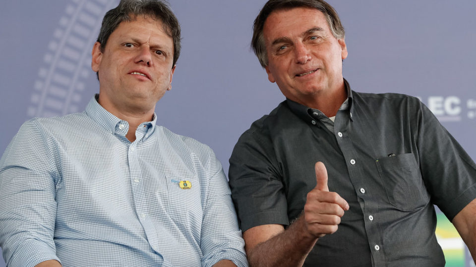 Bolsonaro: “Tarcísio aceitou ser pré-candidato ao governo de SP” Bolsonaro anunciou pré-candidatura durante transmissão semanal