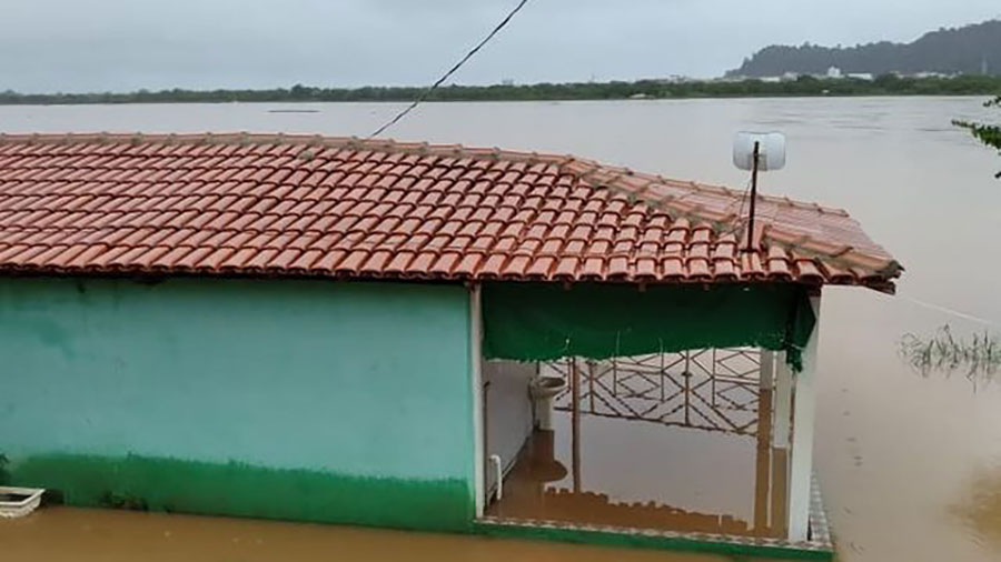 Temporais no sul da Bahia já atingiram quase 400 mil pessoas, aponta Defesa Civil Temporais no sul da Bahia já atingiram quase 400 mil pessoas, aponta Defesa Civil