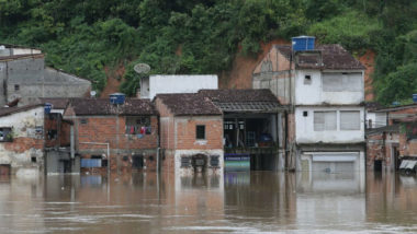 Bahia: chuva atinge 66 cidades, causa rompimento de barragens e deixa 18 mortos Bahia: chuva atinge 66 cidades, causa rompimento de barragens e deixa 18 mortos