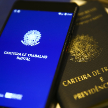 O trabalhador brasileiro merecia um país que o tirasse da informalidade, lhe permitisse prosperar e enriquecer, e não uma lei que arrisca demiti-lo. Imagem referente a matéria