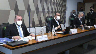 Deputado estadual protocola queixa-crime no STF contra o senador Omar Aziz Deputado estadual protocola queixa-crime no STF contra o senador Omar Aziz