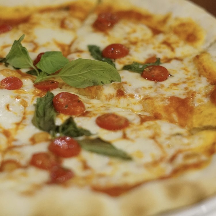 No carpádio do Ano Novo, nada mais, nada menos, que pizza! No carpádio do Ano Novo, nada mais, nada menos, que pizza!