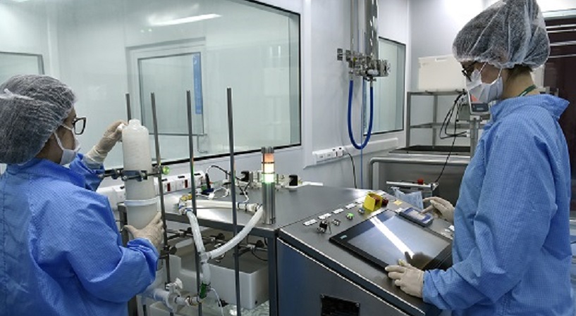 Fiocruz recebe registro da Anvisa para produção 100% nacional de vacina contra a Covid-19 Segundo a agência reguladora, a decisão conclui o processo da Fiocruz para que o Brasil tenha uma vacina contra o coronavírus com todas as etapas de produção realizadas no próprio território nacional.