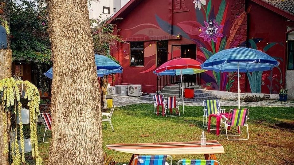 Guia: 50 lugares em Curitiba para você comer ao ar livre Guia: 50 lugares em Curitiba para você comer ao ar livre