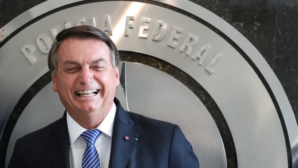 Sobre os ouvidos que têm paredes Bolsonaro paredes ouvidos