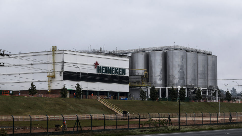 Ambev, Heineken… Por que as grandes cervejarias investem tanto no Paraná? Fábrica da Heineken em Ponta Grossa, nos Campos Gerais