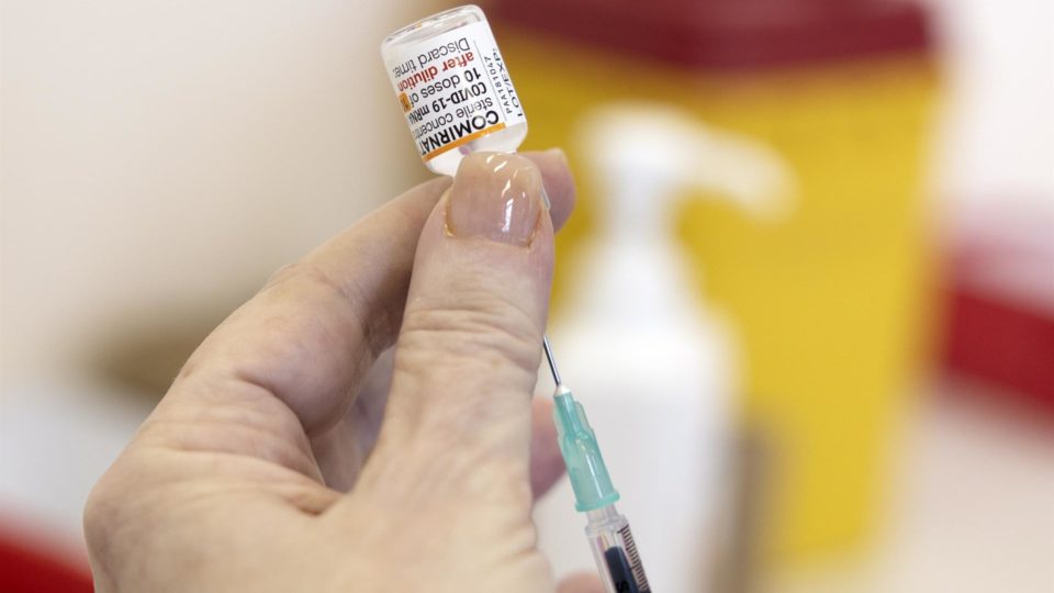 Mais de 57 mil crianças podem ter recebido vacinas incorretas contra Covid, afirma AGU Na imagem: Vacina para crianças da Pfizer.