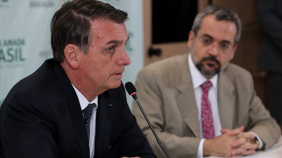 Articulações eleitorais em São Paulo dividem a base ideológica de Bolsonaro Bolsonaro e o ex-ministro Abraham Weintraub