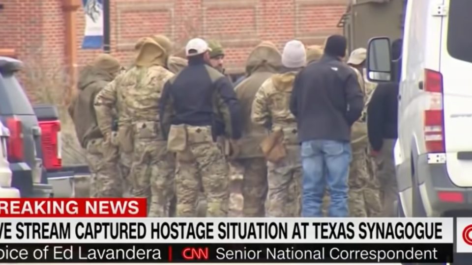 Reféns são libertados e sequestrador é morto em sinagoga no Texas Quatro reféns foram libertados sem ferimentos em uma sinagoga no Texas