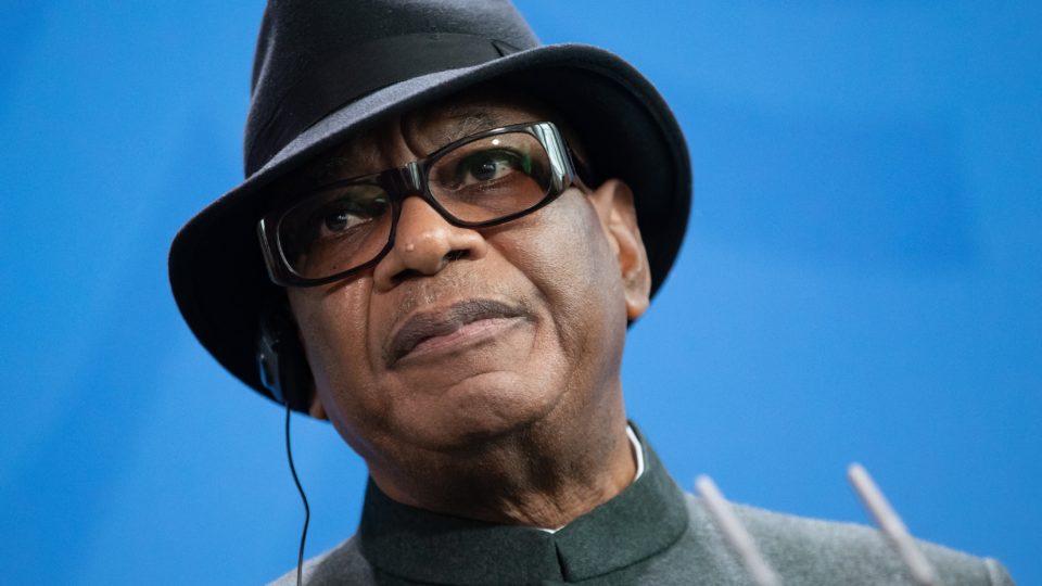 Morre Ibrahim Boubacar Keita, ex-presidente do Mali deposto em golpe de Estado Ex-presidente do Mali, Ibrahim Boubacar Keita, que morreu neste domingo (16), em foto de 2019.