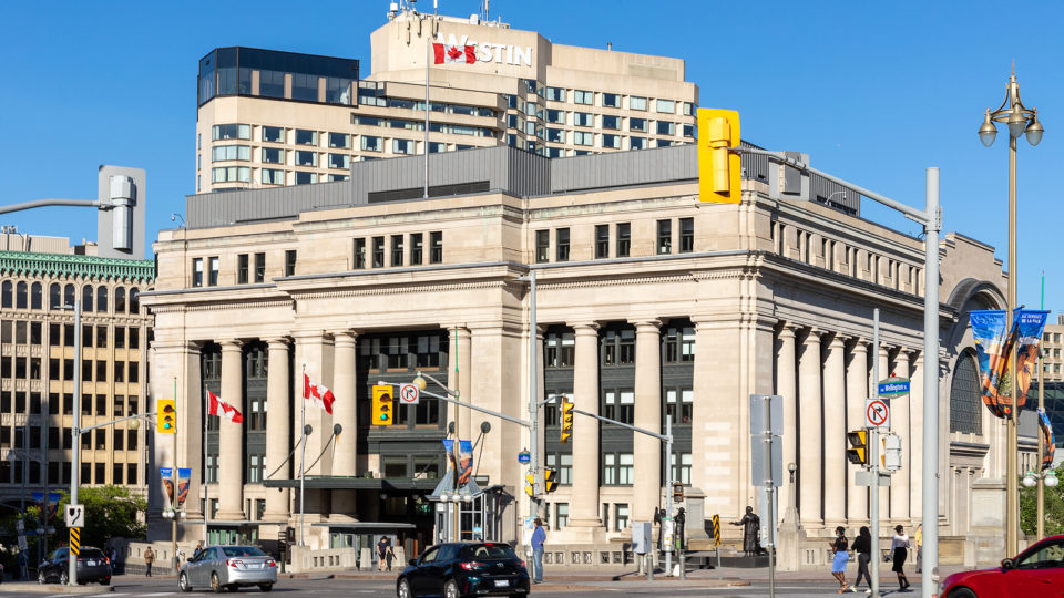 Igrejas protestam contra lei que proíbe “terapia de conversão” no Canadá A sede do Senado do Canadá, em Ottawa. O Parlamento canadense aprovou legislação que proíbe terapias de “conversão sexual”