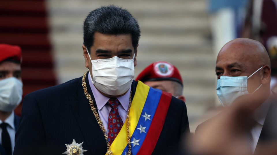 Conselho Eleitoral aprova pedido de possível referendo para revogar mandato de Maduro O ditador da Venezuela, Nicolás Maduro, no Palácio Federal Legislativo em Caracas, 15 de janeiro