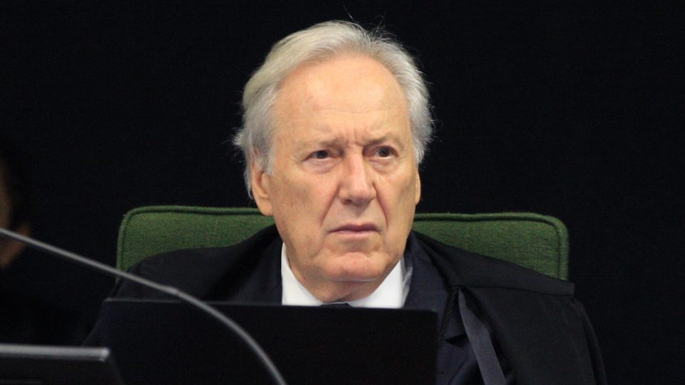 Lewandowski manda MP fiscalizar pais que não vacinam filhos contra a Covid Ricardo Lewandowski STF