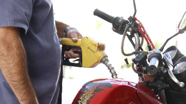 Menos roupa e tevê, mais luz e gasolina: como o brasileiro mudou seus gastos após a pandemia gasttos inflação combustíveis