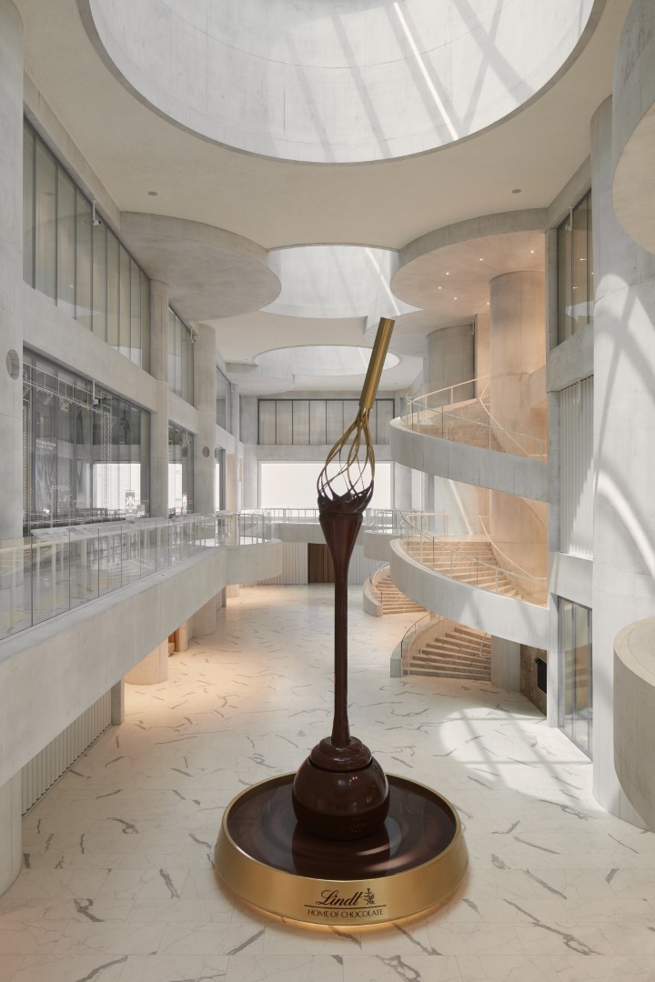 A fonte de chocolate tem 9 m de altura e 1.5 mil litros de chocolate. A fonte de chocolate tem 9 m de altura e 1.5 mil litros de chocolate.
