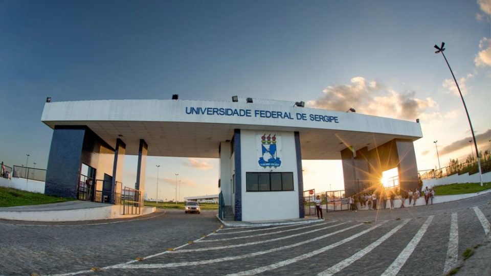 UFS anuncia que quem ingressar na universidade sem passaporte vacinal será denunciado à PF