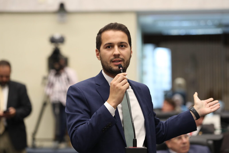 Pré-candidatura do PSDB ao governo mexe com cúpula da sigla e Litro renuncia à presidência Deputado estadual Paulo Litro (PSDB)