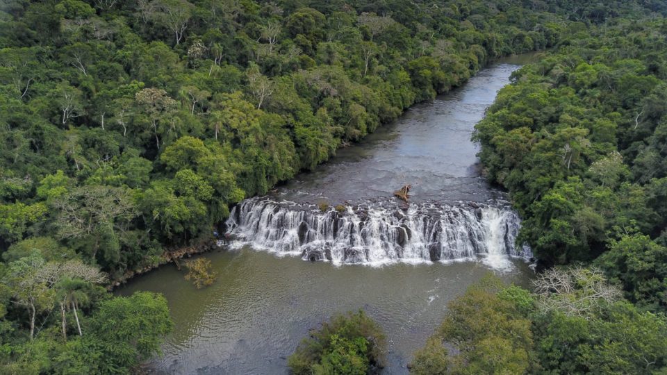 Governo apresenta 15 projetos que serão executados com indenização da Petrobras Vazamento de óleo em 2000 contaminou rio Iguaçu.