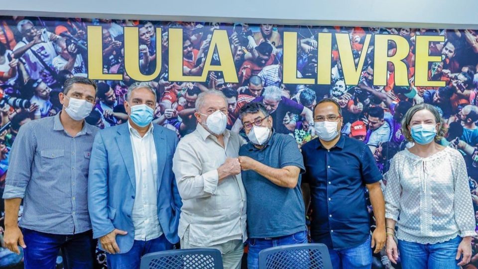 Após reunião com Lula, PT do Rio deve apoiar Freixo ao governo do estado Lideranças do PT no Rio de Janeiro se reuniram com Lula e Gleisi para discutir os próximos passos do partido no estado.
